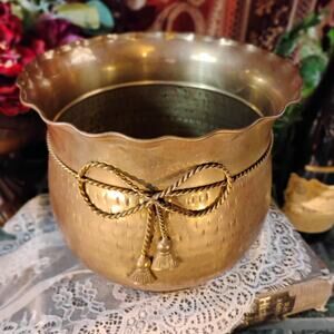 Vintage Hammered Solid Brass Planter Bowl Heavy Patina Ruffled Edge Rope Bow